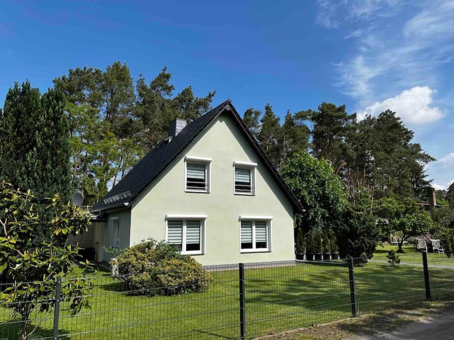 -Haus Am Waeldchen- Apartamento Zehdenick Exterior foto